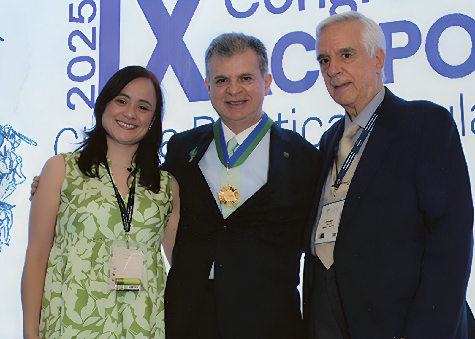 Gran Medalla Federico Serrano que se otorga al Dr. Alberto Díaz Díaz